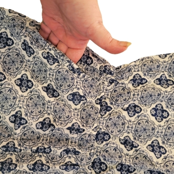 H&M romper,  adustable staos, White with Nice blue print - Picture 2 of 5